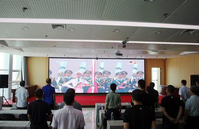 觀看閱兵式(小).JPG 觀看閱兵式(小).JPG